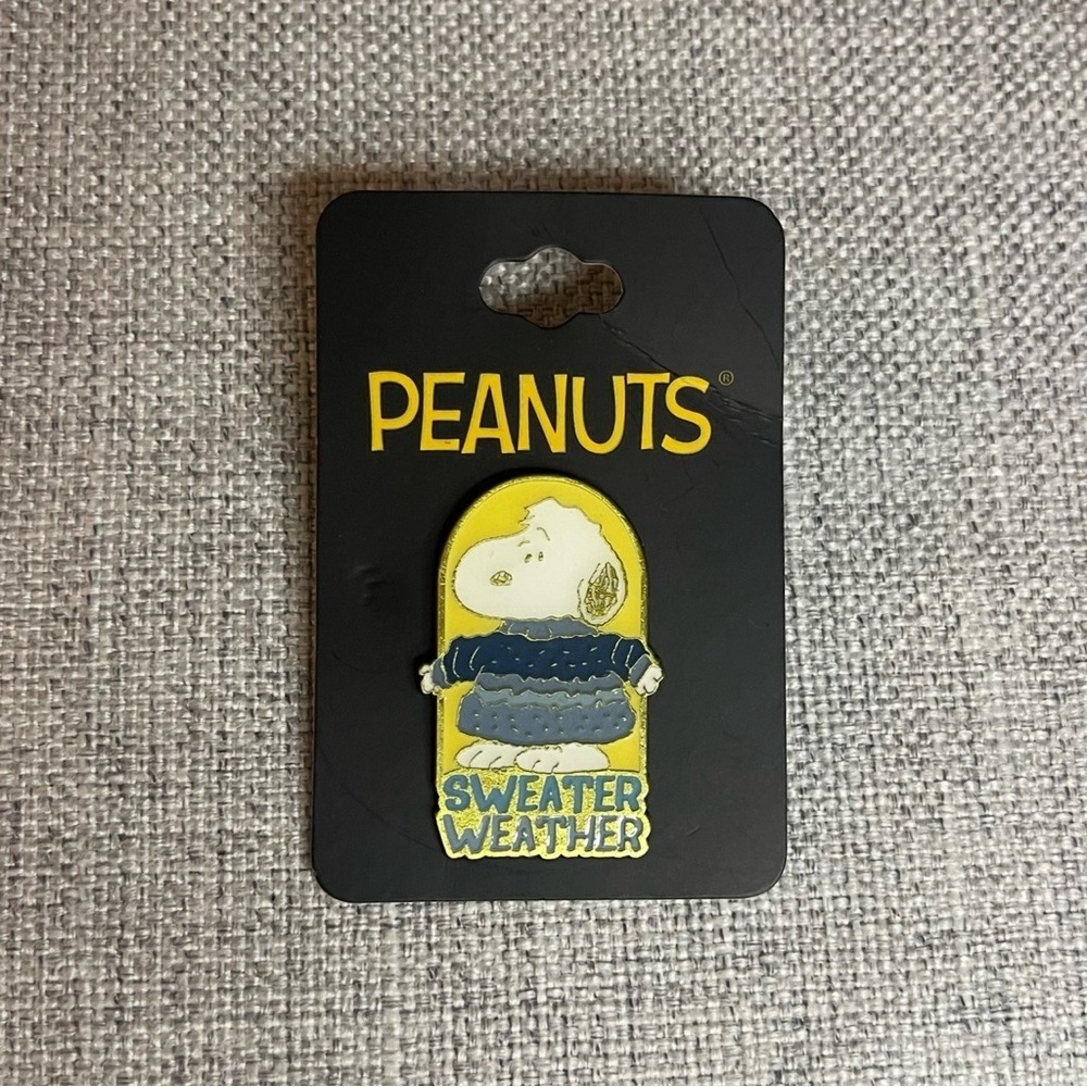 Pin Peanuts Snoopy Sweater Weather Enamel Pin